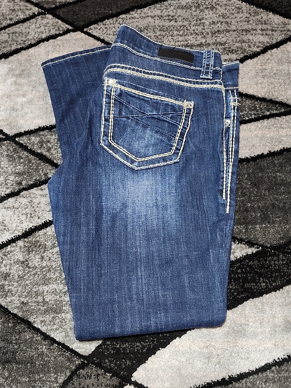 BUCKLE DAYTRIP EMBROIDERED RHINESTONES VIRGO ANKLE SKINNY DENIM JEAN